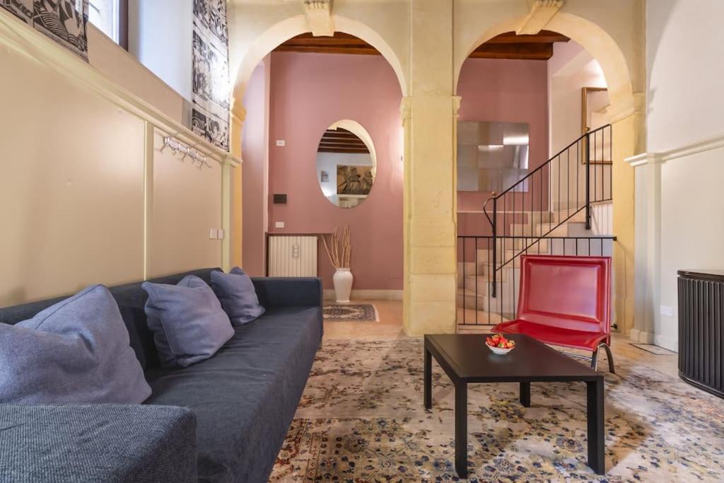 Residenza Angels @Piazzadelleerbe Apartment Верона Екстериор снимка